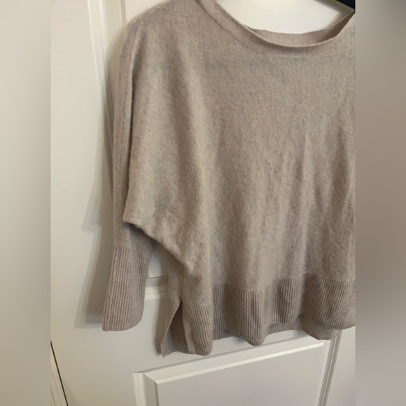 Nicole Miller Cashmere Relaxed Fit Sweater Size Large - Picture 3 of 9
